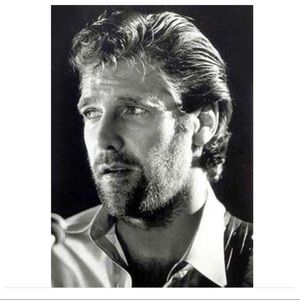 The heat is on, on the street
Inside your head,